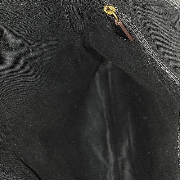 Fossil Flap Front Black Leather Crossbody Shoulder Bag - Picture 14 of 16